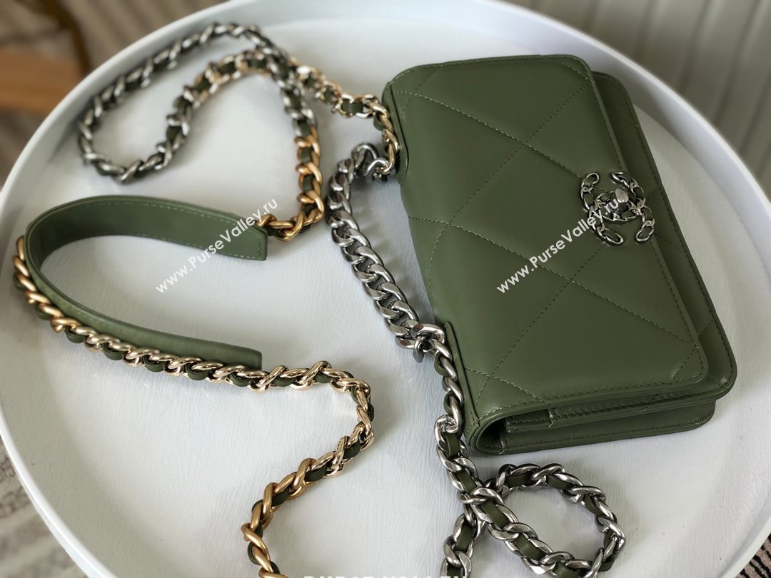 Chanel 19 Wallet On Chain WOC Bag in Lambskin AP3267 Green/Silver 2024 (SM-24060410)