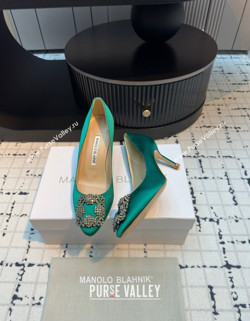 Manolo Blahnik Hangisi Satin Pumps 7cm with Strass Buckle Green 2024 1225 (KL-241225014)