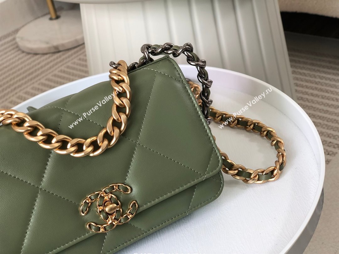 Chanel 19 Wallet On Chain WOC Bag in Lambskin AP3267 Green/Gold 2024 (SM-24060409)