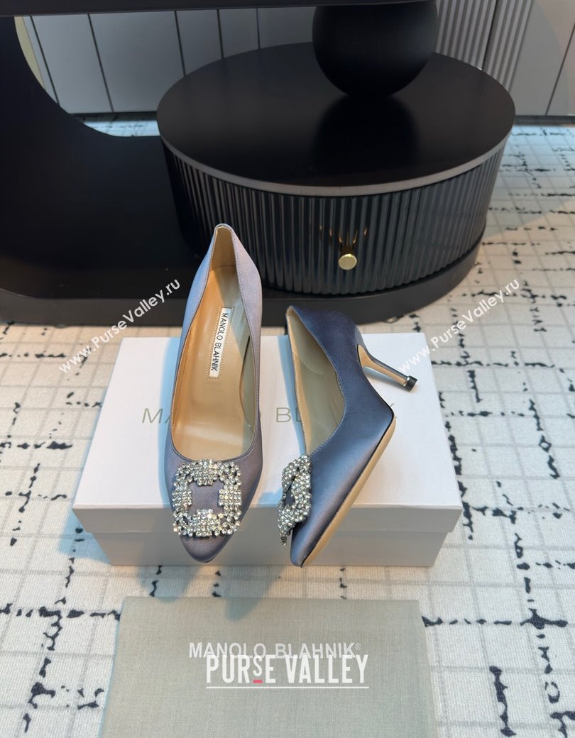 Manolo Blahnik Hangisi Satin Pumps 7cm with Strass Buckle Grey2 2024 1225 (KL-241225015)