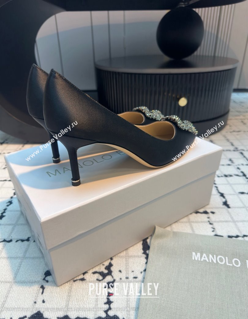 Manolo Blahnik Hangisi Satin Pumps 7cm with Strass Buckle Black 2024 1225 (KL-241225019)