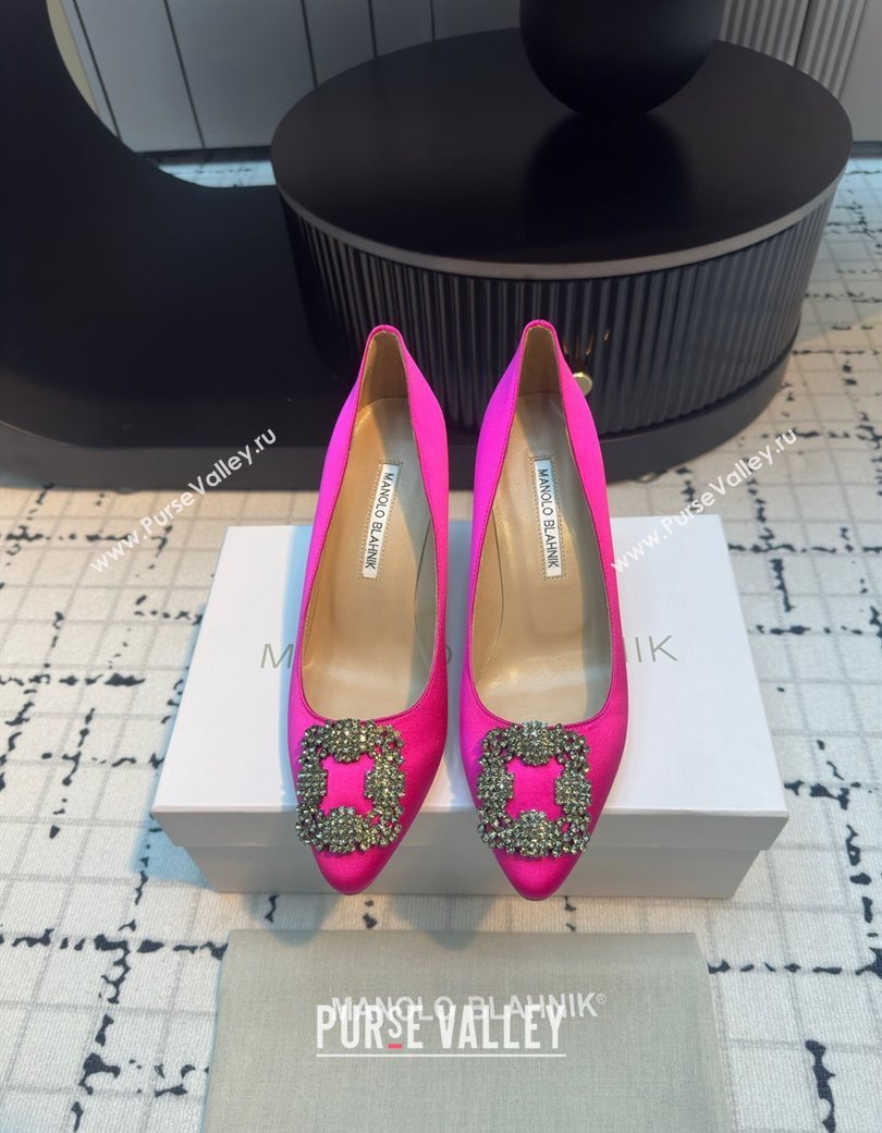 Manolo Blahnik Hangisi Satin Pumps 7cm with Strass Buckle Dark Pink 2024 1225 (KL-241225022)