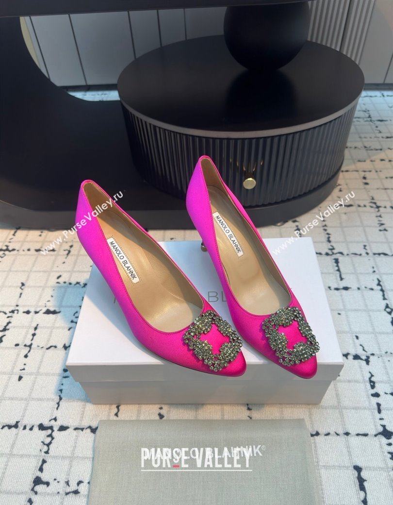 Manolo Blahnik Hangisi Satin Pumps 7cm with Strass Buckle Dark Pink 2024 1225 (KL-241225022)