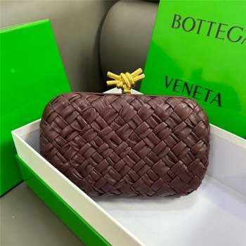 Bottega Veneta Knot Minaudiere Clutch in Pressed Intreccio Laminated Leather 717622 Burgundy 2023 (MS-23101305)