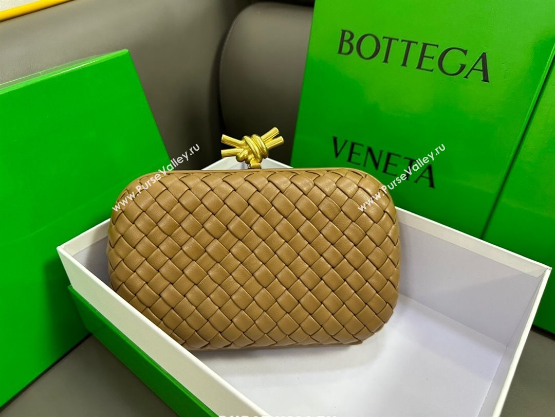 Bottega Veneta Knot Minaudiere Clutch in Padded Intreccio Leather 717622 Brown 2023 (MS-23101307)