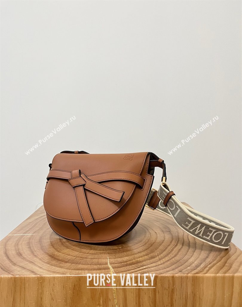 Loewe Small Gate Dual Bag in Soft Calfskin and Jacquard Strap Caramel 2024 Top (KK-24060312)