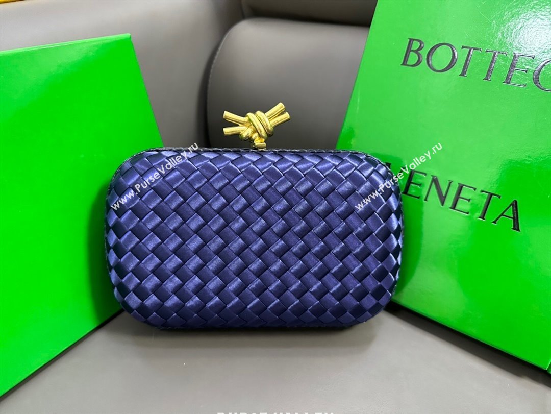 Bottega Veneta Knot Minaudiere Clutch in Intreccio Fabric 717622 Blue 2023 (MS-23101317)