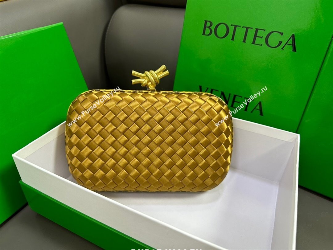 Bottega Veneta Knot Minaudiere Clutch in Intreccio Fabric 717622 Gold 2023 (MS-23101323)