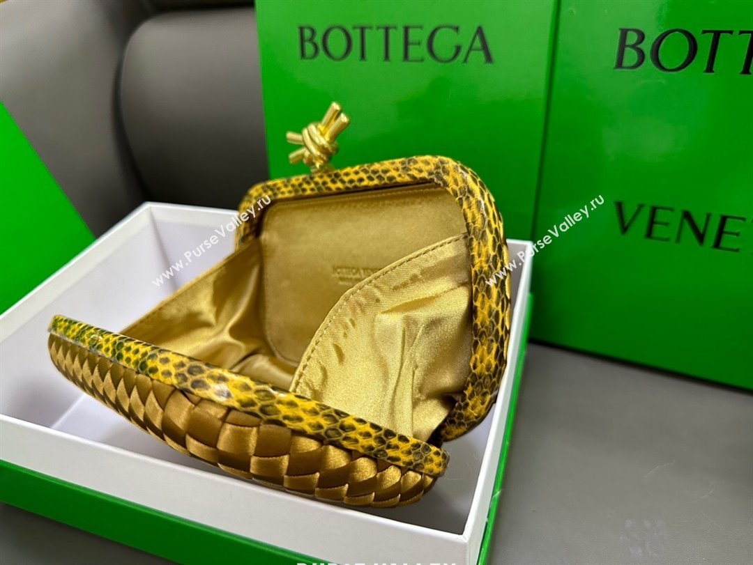 Bottega Veneta Knot Minaudiere Clutch in Intreccio Fabric 717622 Gold 2023 (MS-23101323)