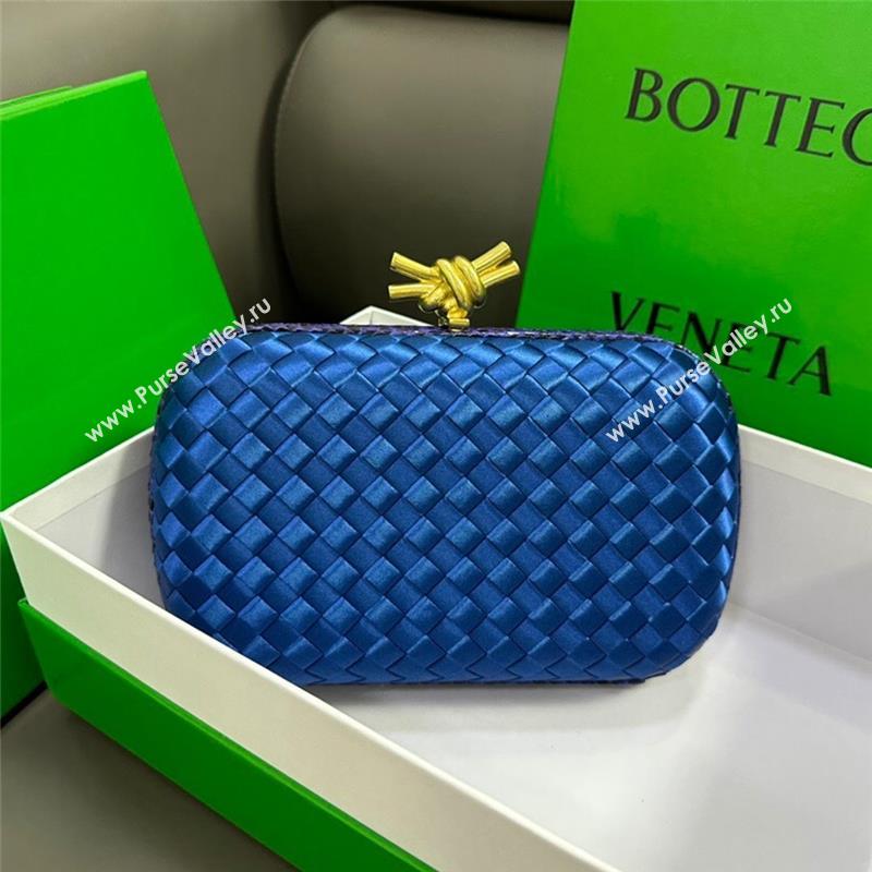 Bottega Veneta Knot Minaudiere Clutch in Intreccio Fabric 717622 Blue 02 2023 (MS-23101329)