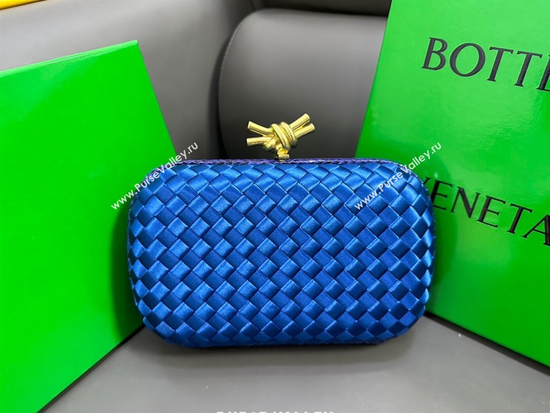 Bottega Veneta Knot Minaudiere Clutch in Intreccio Fabric 717622 Blue 02 2023 (MS-23101329)