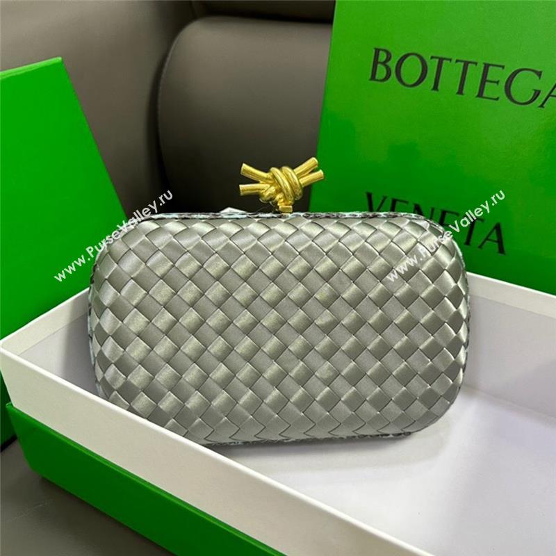 Bottega Veneta Knot Minaudiere Clutch in Intreccio Fabric 717622 Grey 02 2023 (MS-23101322)