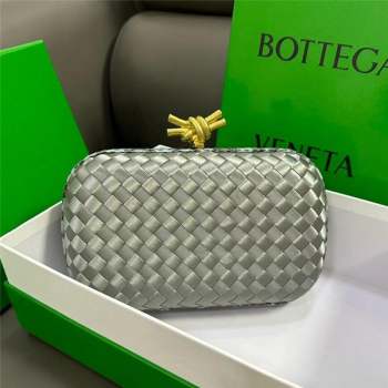 Bottega Veneta Knot Minaudiere Clutch in Intreccio Fabric 717622 Grey 02 2023 (MS-23101322)