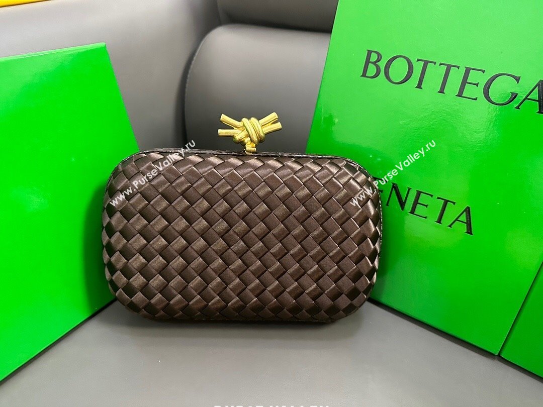 Bottega Veneta Knot Minaudiere Clutch in Intreccio Fabric 717622 Chocolate 2023 (MD-23101330)