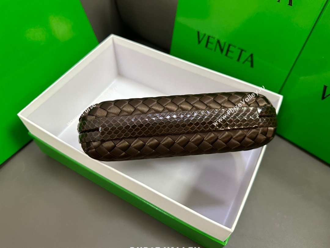 Bottega Veneta Knot Minaudiere Clutch in Intreccio Fabric 717622 Chocolate 2023 (MD-23101330)