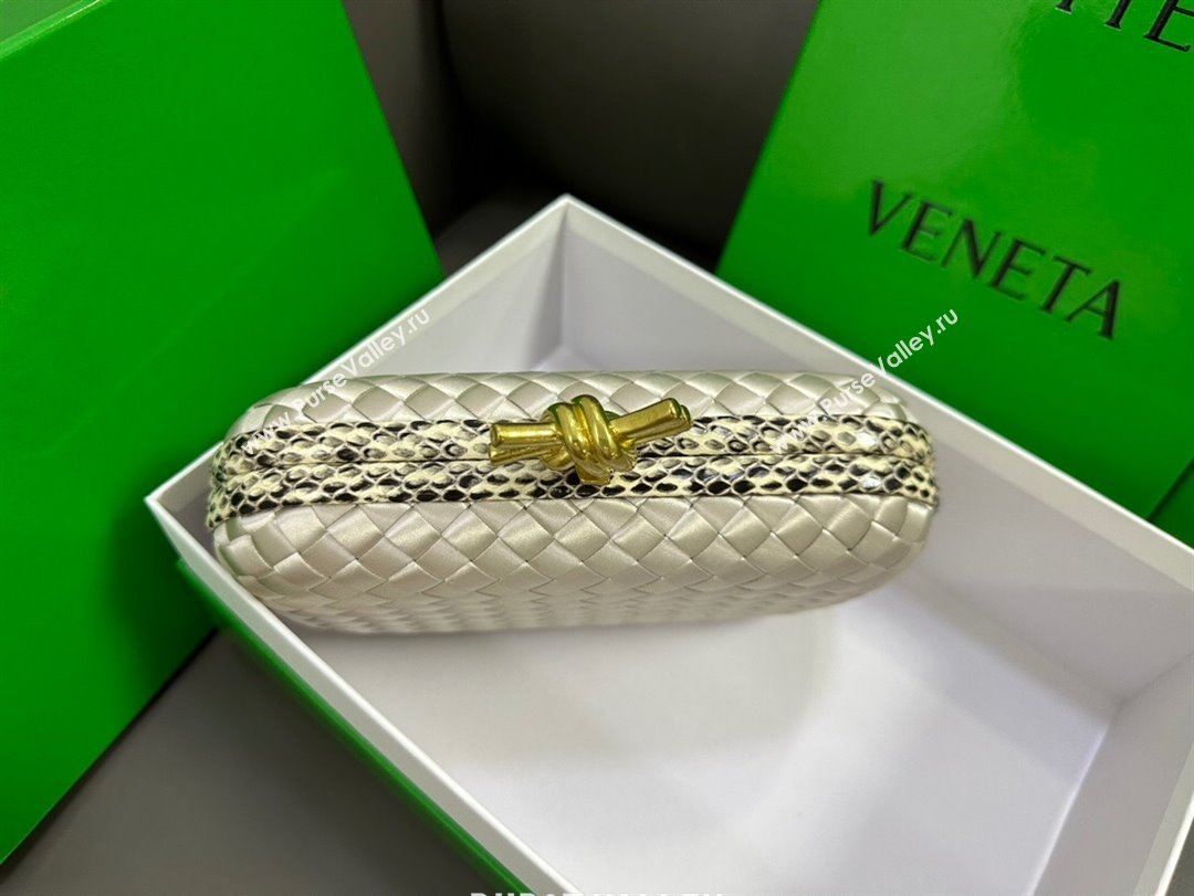 Bottega Veneta Knot Minaudiere Clutch in Intreccio Fabric 717622 Off-white 2023 (MS-23101332)