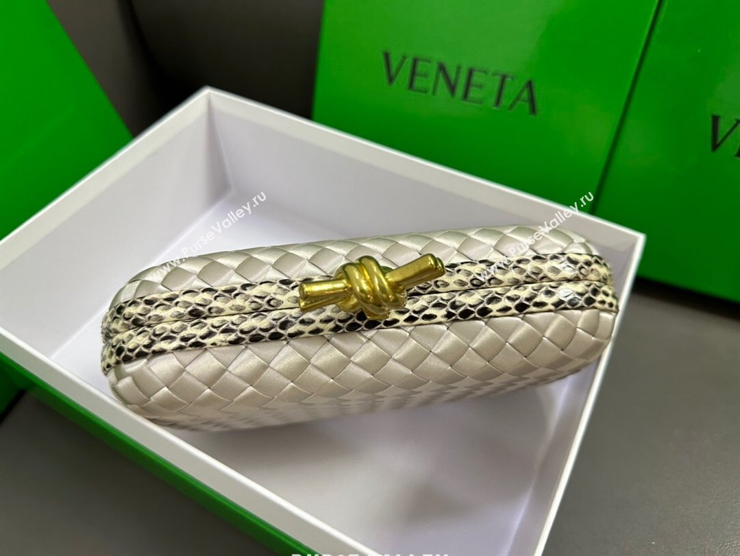 Bottega Veneta Knot Minaudiere Clutch in Intreccio Fabric 717622 Off-white 2023 (MS-23101332)