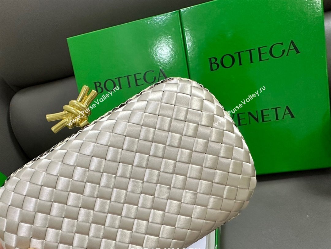 Bottega Veneta Knot Minaudiere Clutch in Intreccio Fabric 717622 Off-white 2023 (MS-23101332)