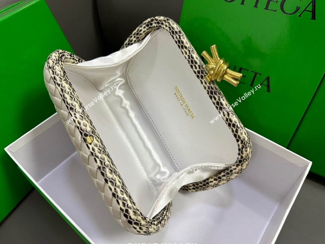 Bottega Veneta Knot Minaudiere Clutch in Intreccio Fabric 717622 Off-white 2023 (MS-23101332)