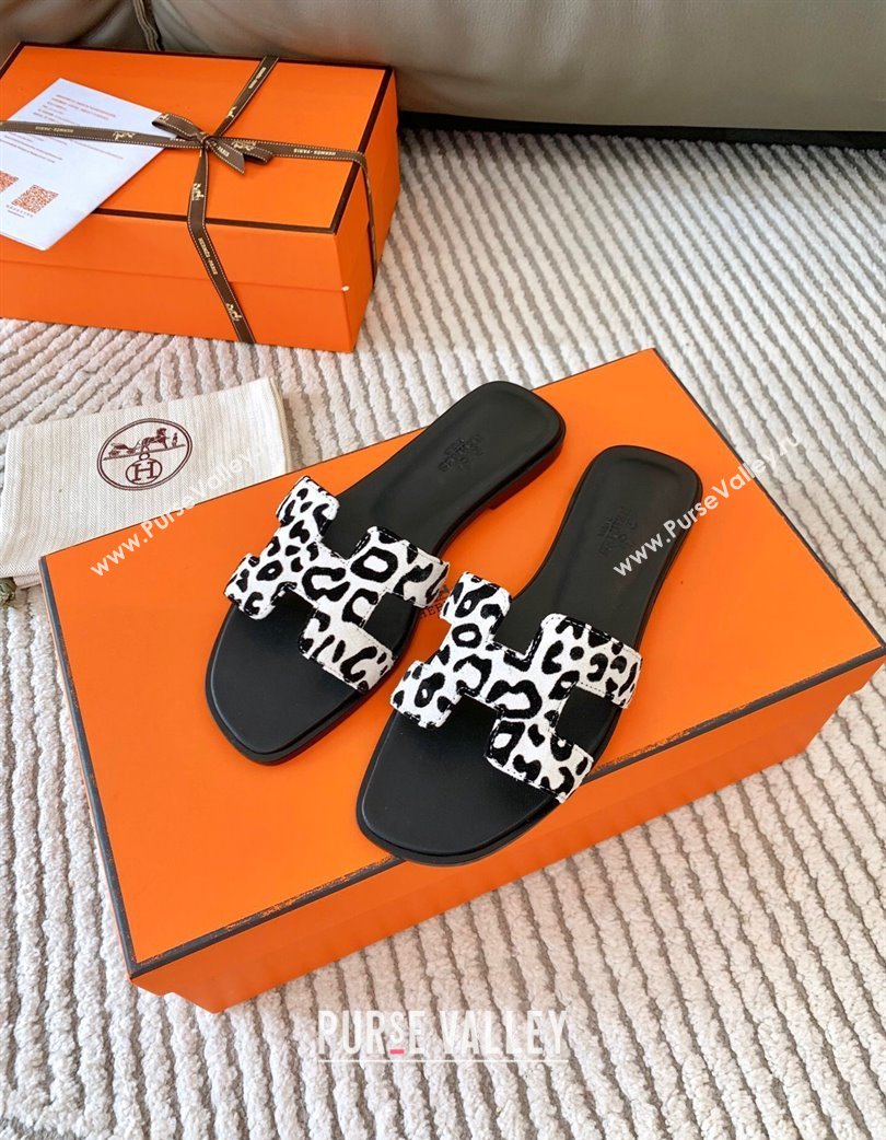 Hermes Classic Oran Flat Slides Sandal in Leopard Print Haircalf Black 2025 (MD-250226137)