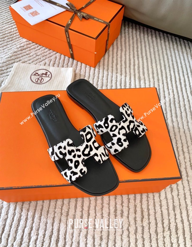 Hermes Classic Oran Flat Slides Sandal in Leopard Print Haircalf Black 2025 (MD-250226137)