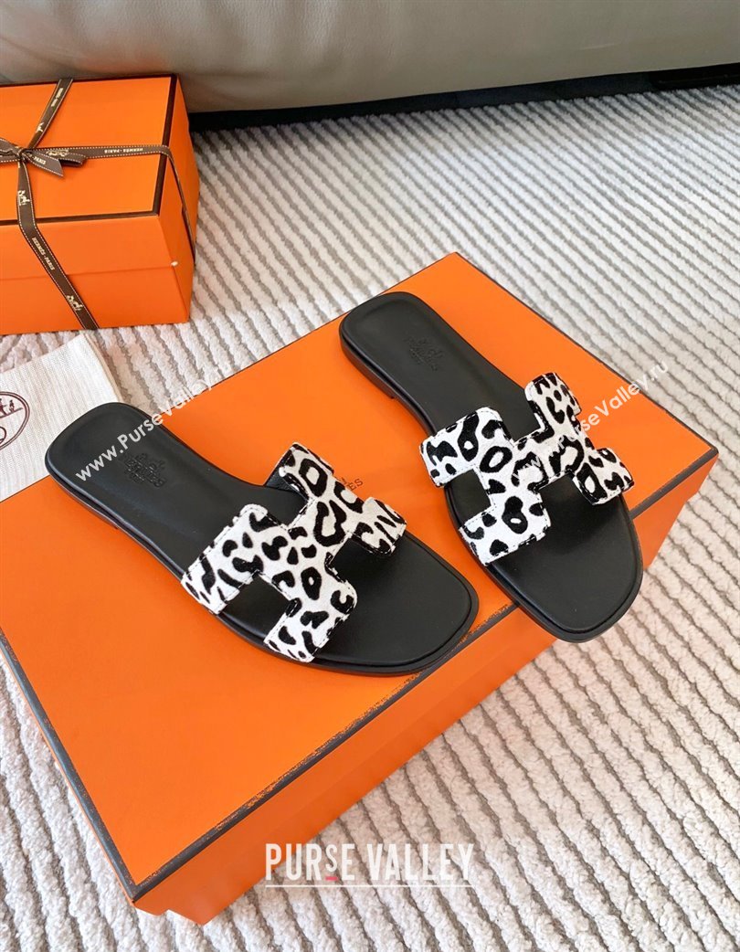 Hermes Classic Oran Flat Slides Sandal in Leopard Print Haircalf Black 2025 (MD-250226137)