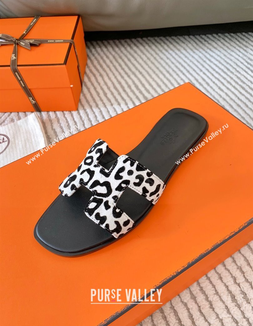 Hermes Classic Oran Flat Slides Sandal in Leopard Print Haircalf Black 2025 (MD-250226137)