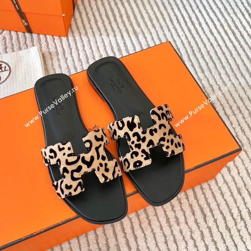 Hermes Classic Oran Flat Slides Sandal in Leopard Print Haircalf Brown 2025 (MD-250226138)