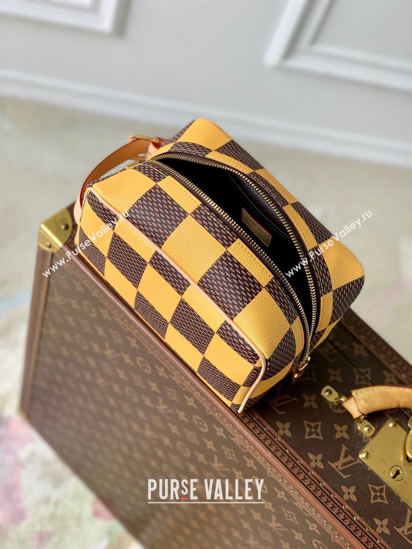 Louis Vuitton Locker Dopp Kit Bag in Damier Heritage Canvas N40567 Brown/Yellow 2024 (K-24061208)