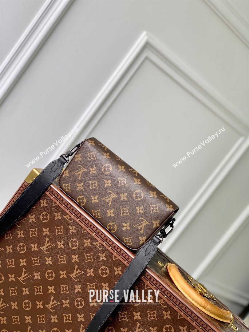 Louis Vuitton Montsouris Wearable Wallet in Monogram Canvas M83567 Brown 2024 (K-24061219)