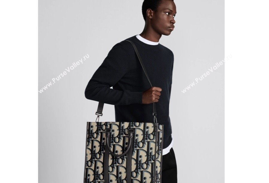 Dior Mens East-West Tote Bag in Beige and Black Maxi Dior Oblique Jacquard 2024 (XXG-240312060)
