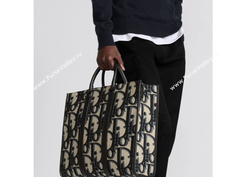 Dior Mens East-West Tote Bag in Beige and Black Maxi Dior Oblique Jacquard 2024 (XXG-240312060)