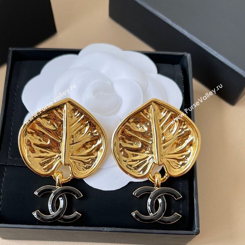 Chanel Leaf Pendant Earrings Black/Gold 2025 (YF-250725080)