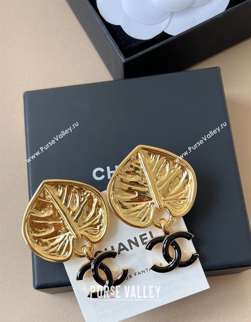 Chanel Leaf Pendant Earrings Black/Gold 2025 (YF-250725080)