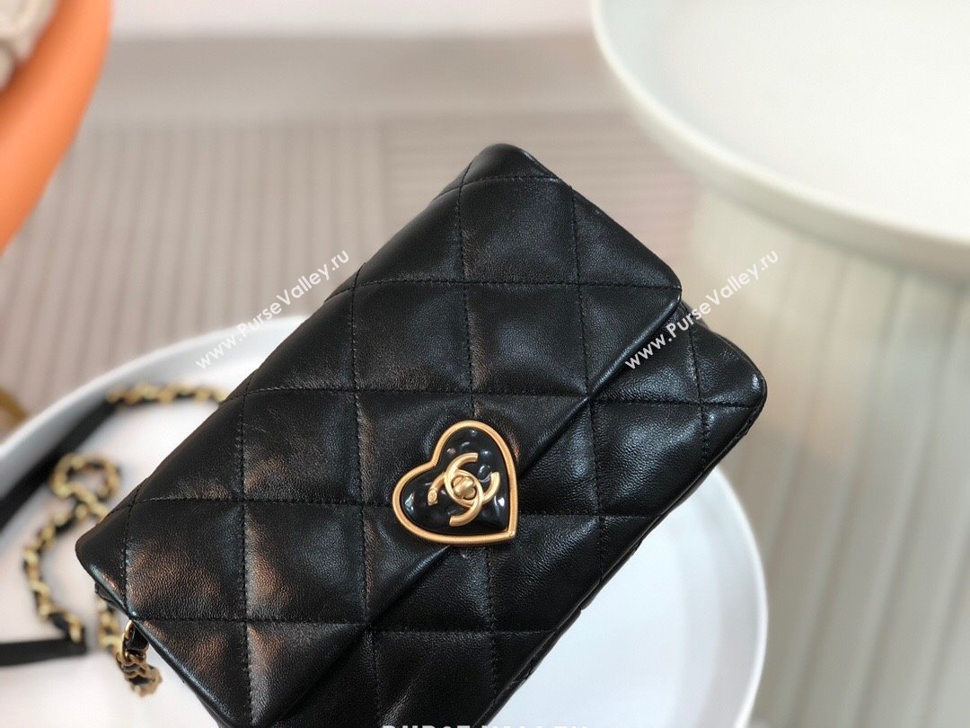 Chanel Quilted Lambskin Small Flap Bag with Heart CC AS3986 Black 2023 Top (SM-23101207)