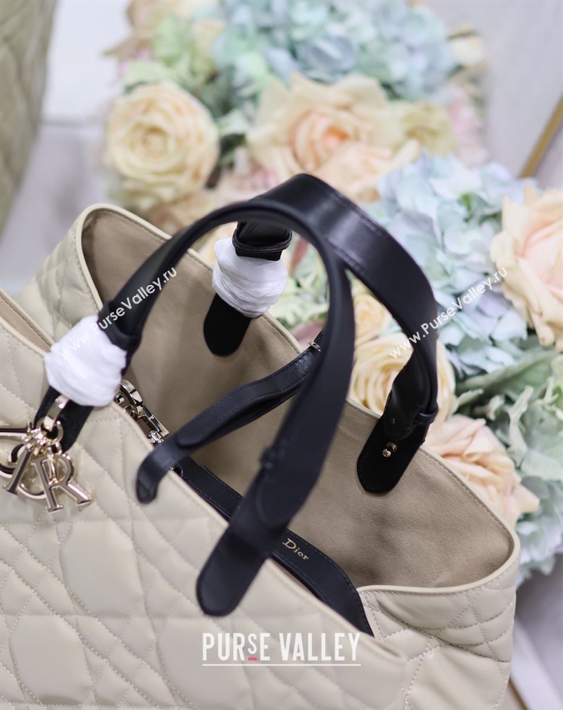 Dior Large Toujours Tote bag in Macrocannage Calfskin Beige/Black 2024 (XXG-240312069)