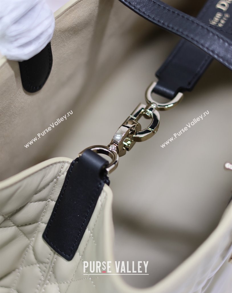 Dior Large Toujours Tote bag in Macrocannage Calfskin Beige/Black 2024 (XXG-240312069)