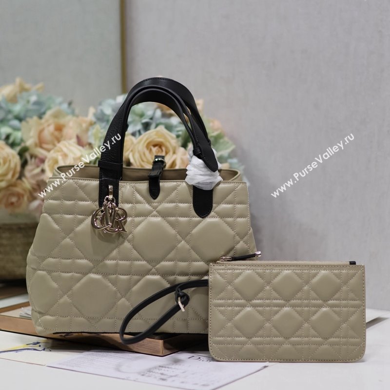 Dior Medium Toujours Tote bag in Macrocannage Calfskin Beige/Black 2024 (XXG-240312070)