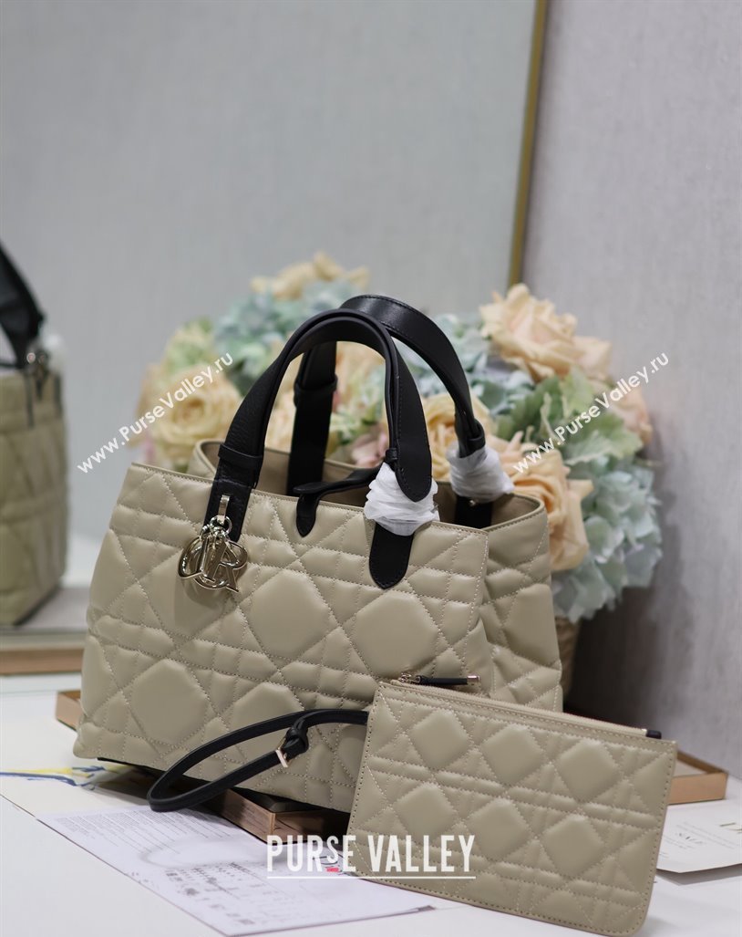 Dior Medium Toujours Tote bag in Macrocannage Calfskin Beige/Black 2024 (XXG-240312070)