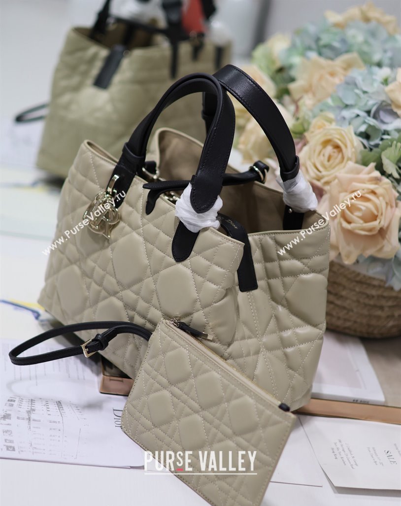 Dior Medium Toujours Tote bag in Macrocannage Calfskin Beige/Black 2024 (XXG-240312070)