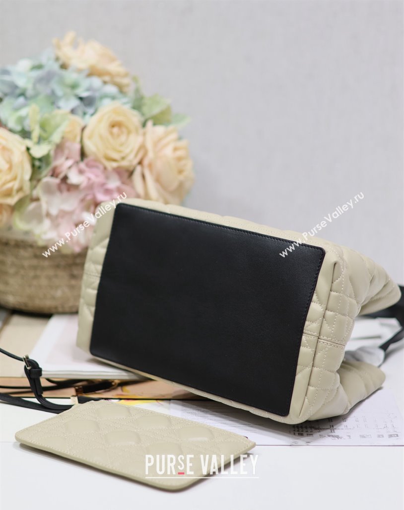 Dior Medium Toujours Tote bag in Macrocannage Calfskin Beige/Black 2024 (XXG-240312070)