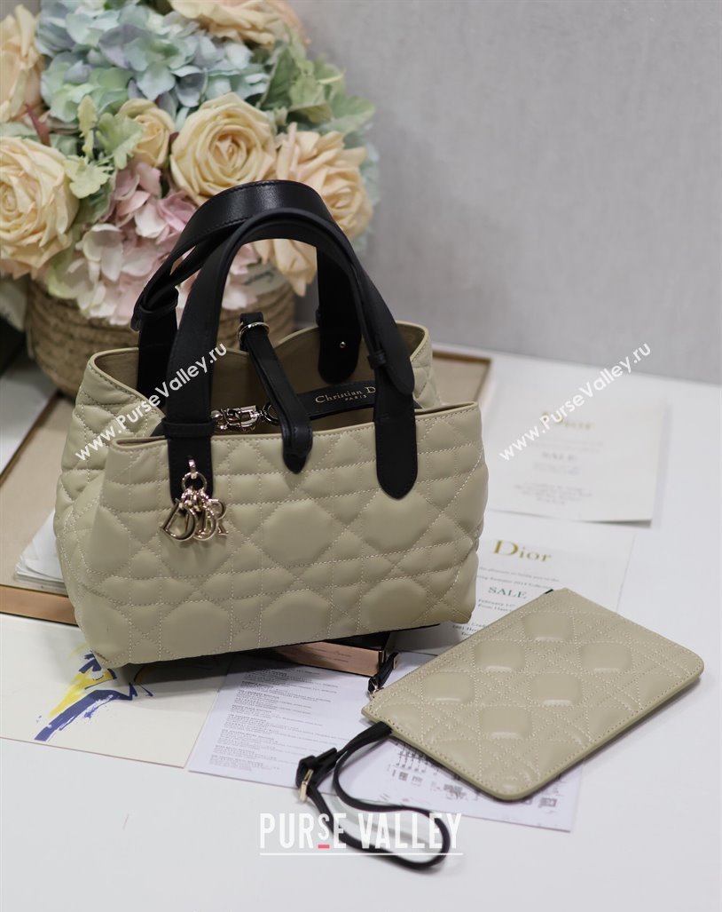 Dior Small Toujours Tote bag in Macrocannage Calfskin Beige/Black 2024 (XXG-240312071)