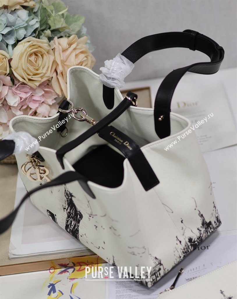 Dior Medium Toujours Tote bag in Printed Canvas White/Black 2024 (XXG-240312073)