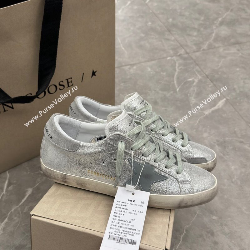 Golden Goose Super-Star Sneakers in silver metallic leather with leather star and heel tab 2024 (13-241113002)