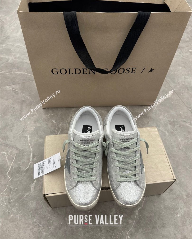 Golden Goose Super-Star Sneakers in silver metallic leather with leather star and heel tab 2024 (13-241113002)