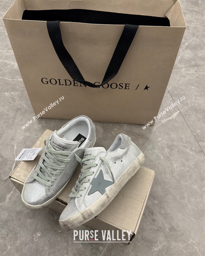 Golden Goose Super-Star Sneakers in silver metallic leather with leather star and heel tab 2024 (13-241113002)