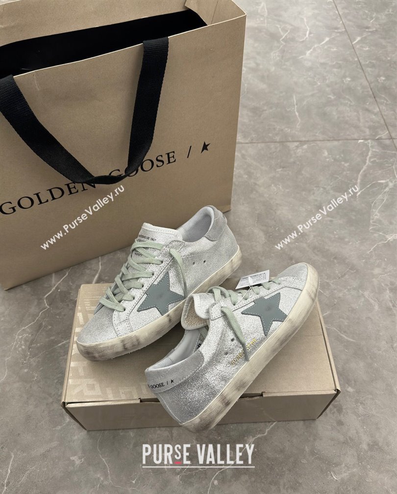 Golden Goose Super-Star Sneakers in silver metallic leather with leather star and heel tab 2024 (13-241113002)