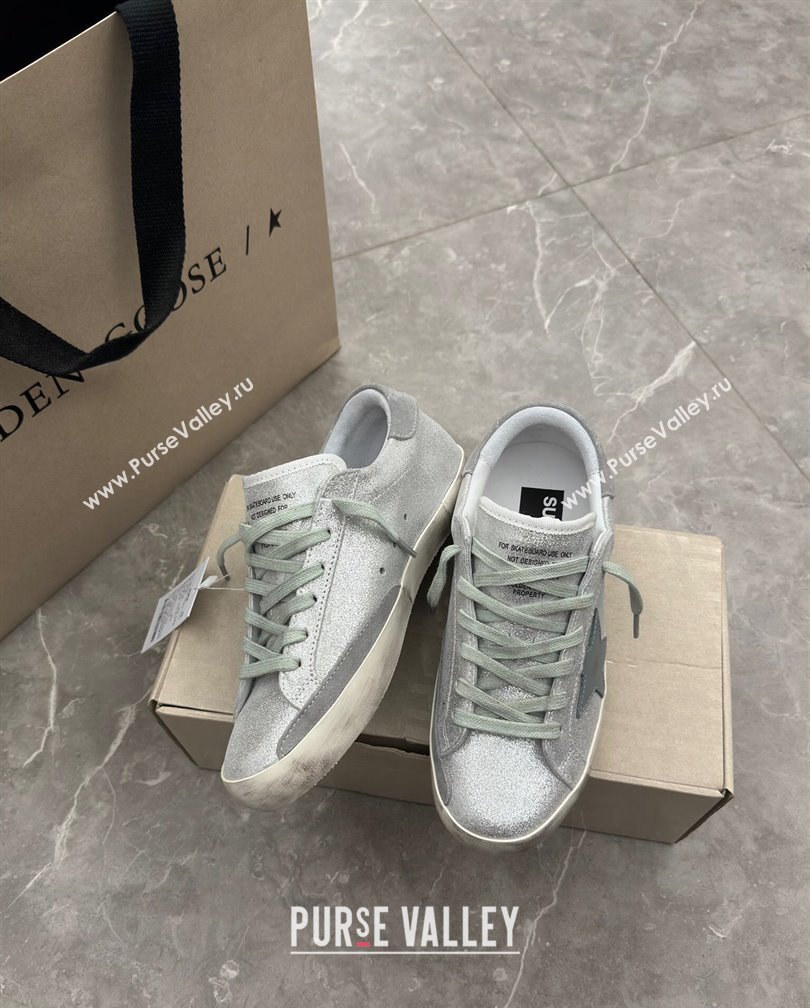 Golden Goose Super-Star Sneakers in silver metallic leather with leather star and heel tab 2024 (13-241113002)