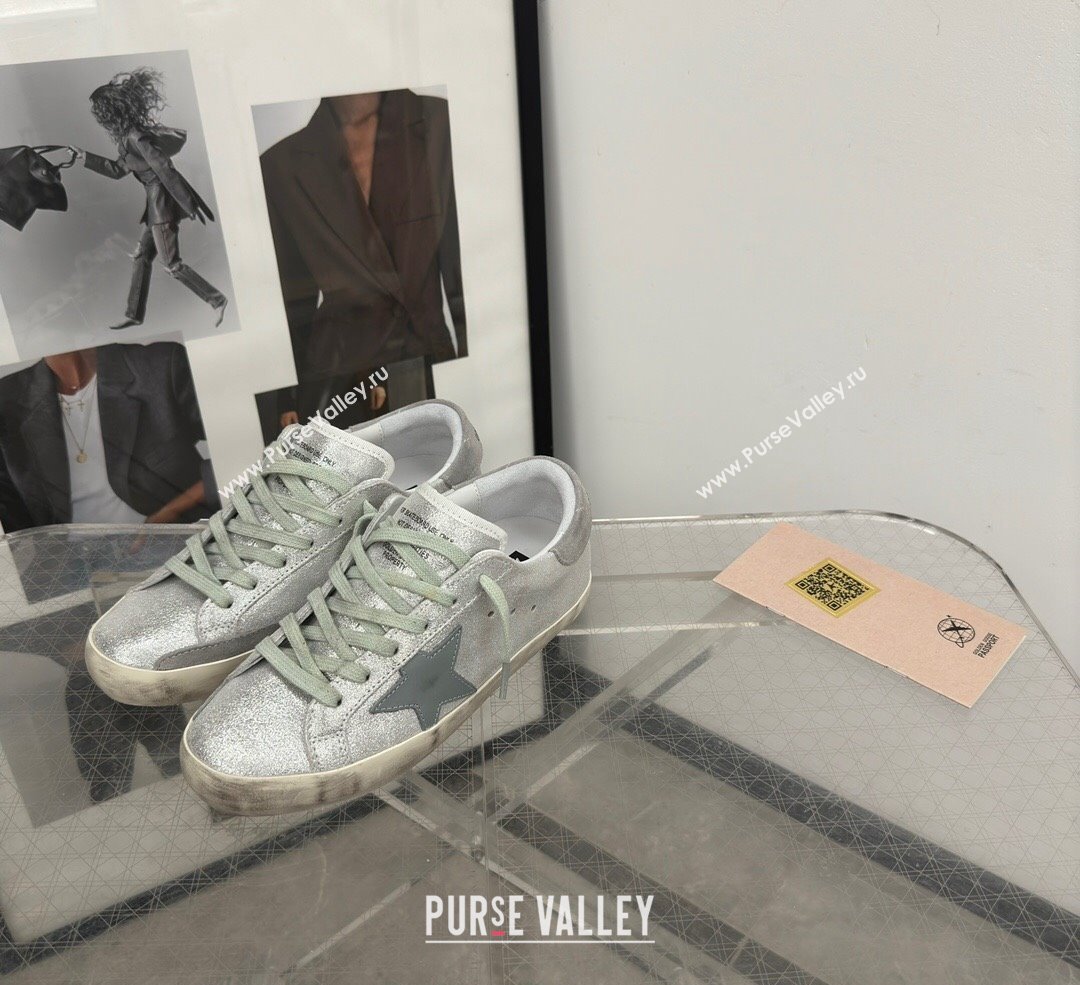 Golden Goose Super-Star Sneakers in silver metallic leather with leather star and heel tab 2024 (13-241113002)