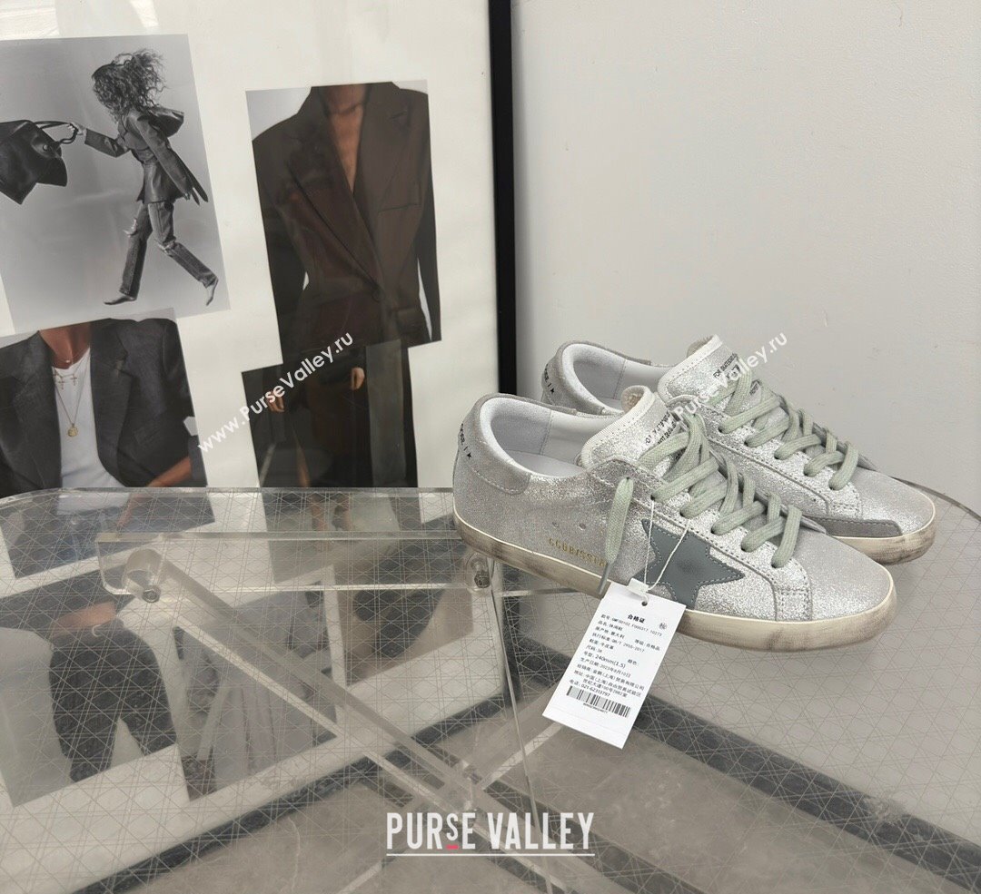 Golden Goose Super-Star Sneakers in silver metallic leather with leather star and heel tab 2024 (13-241113002)